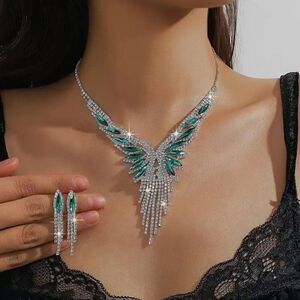 Luxurious Crystal Rhinestone & Green Gemstone Tassel Jewelry Set for Women